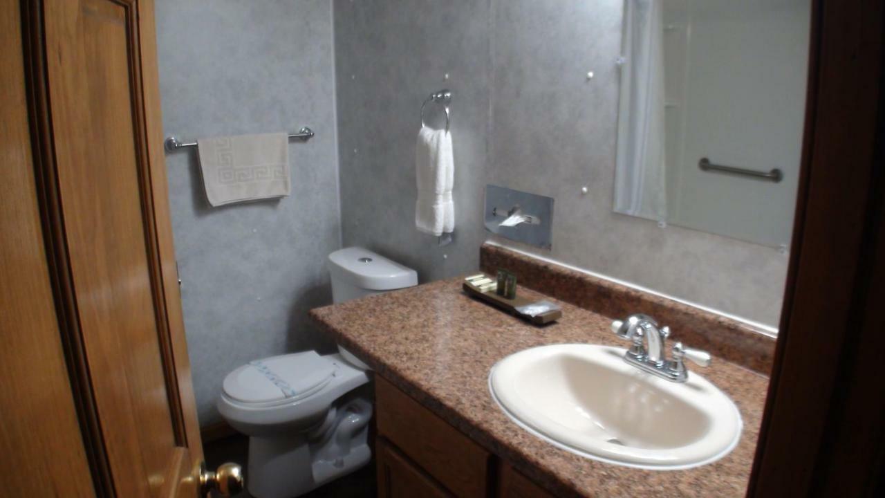 Motel 72 Grayling Extérieur photo